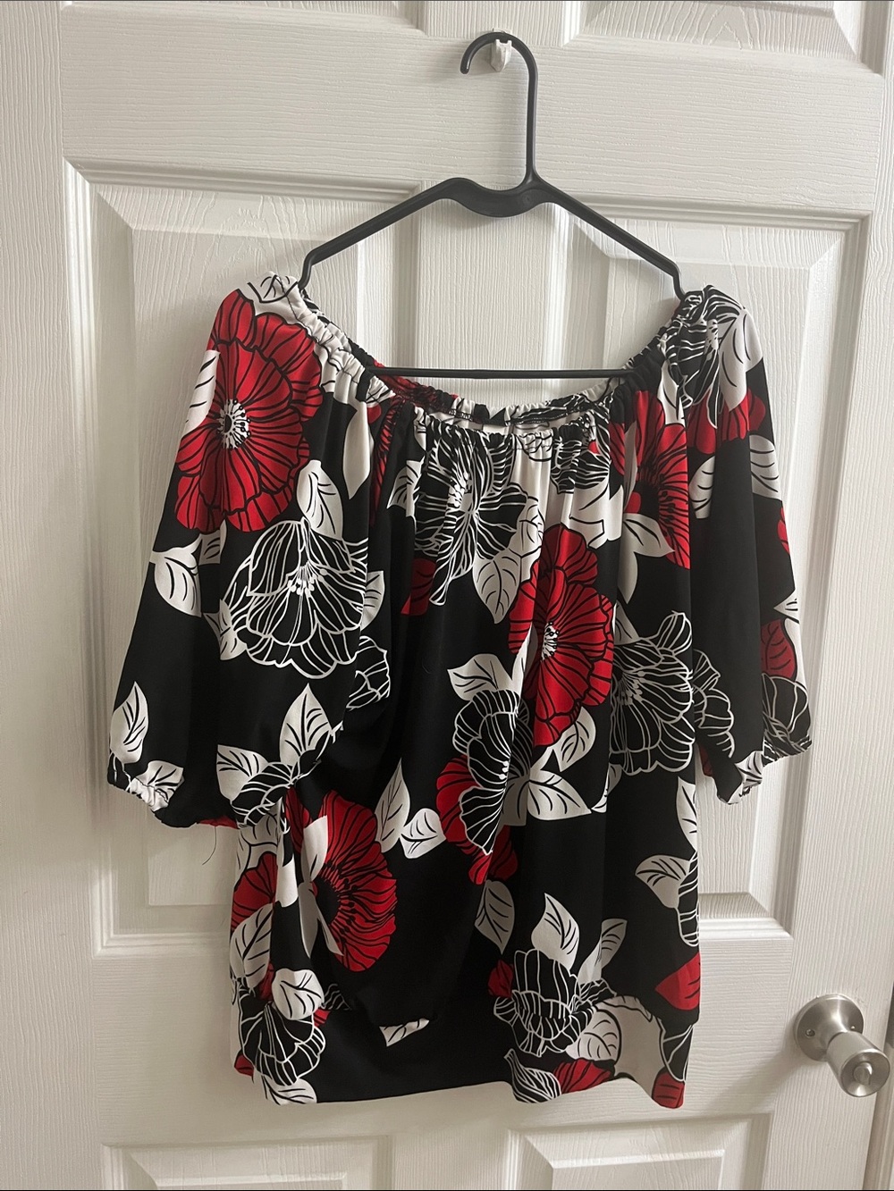 L.A. Blues Black Off-Shoulder Tunic with Red & White Floral Print